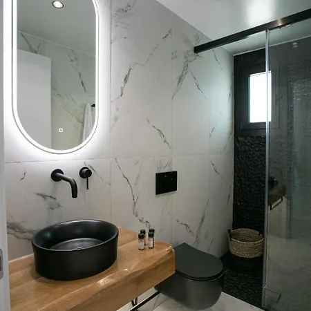 Naxos Black Concept Maisonette *