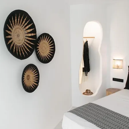 Naxos Black Concept Maisonette